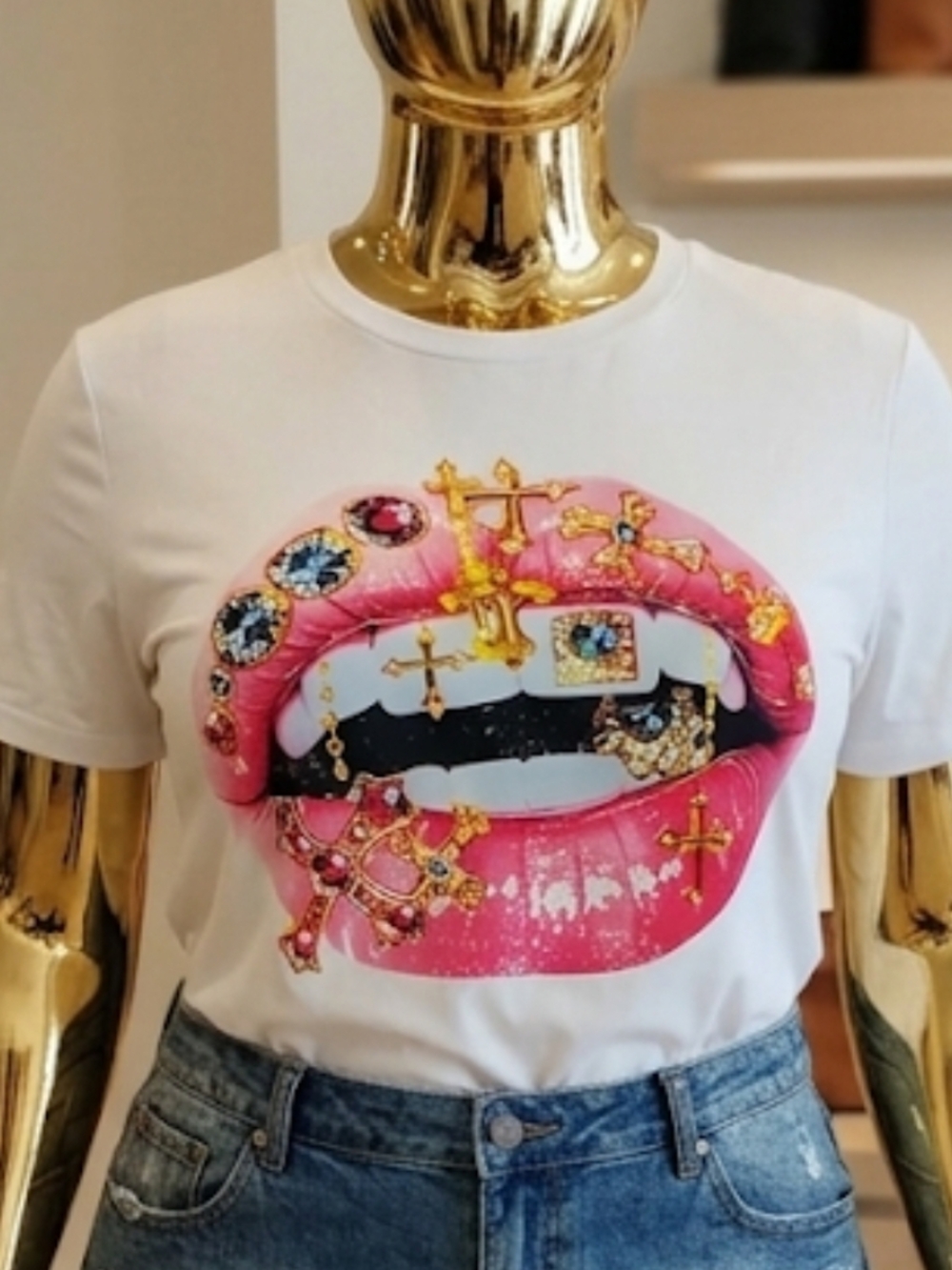 Graphic Image White Tee with Pink Jeweled Lip Graphic 19 inches p2p NWOT